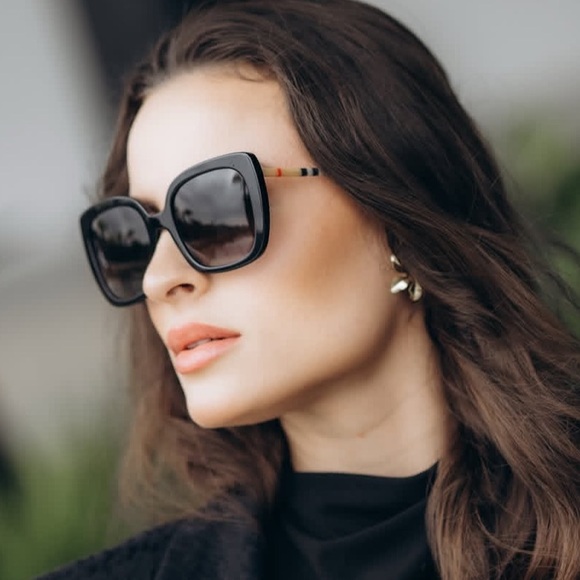 Burberry Sunglasses, New 235 - Picture 2 of 11